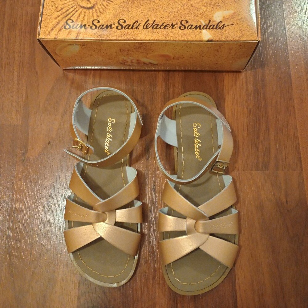 Salt Water Sandals - Rose Gold (W 8) NWT